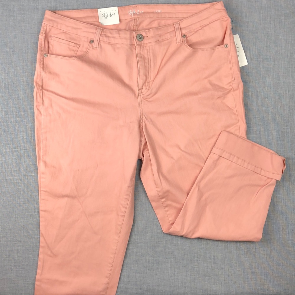 14W 18W 20W 22W Style & Co Peach Curvy Capri Jeans - Picture 2 of 6